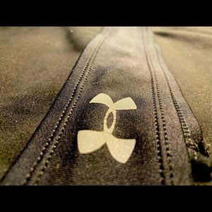 Black Under armor tie headband